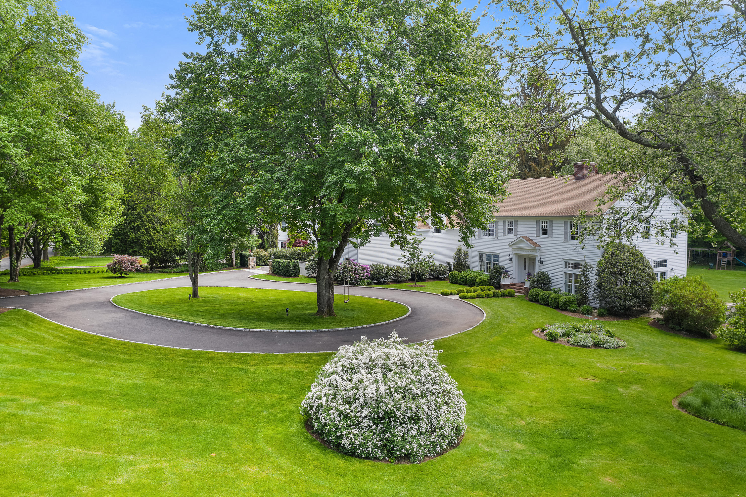 8 Stonewall Lane Darien, CT 06820 - Photo 3 of 38 8 Stonewall Ln, Darien, CT 06820-16