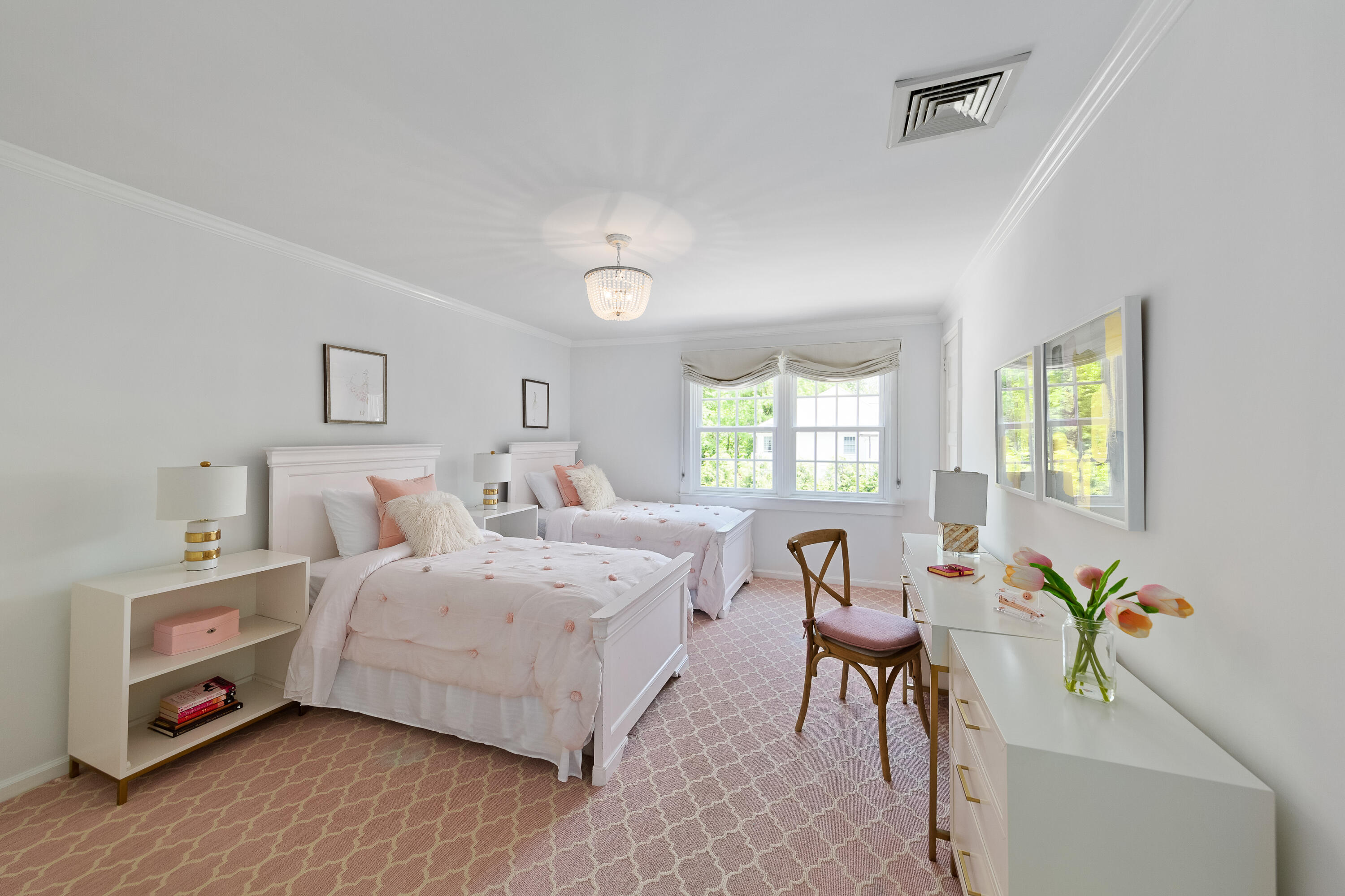 8 Stonewall Lane Darien, CT 06820 - Photo 22 of 38 8 Stonewall Ln, Darien, CT 06820-40