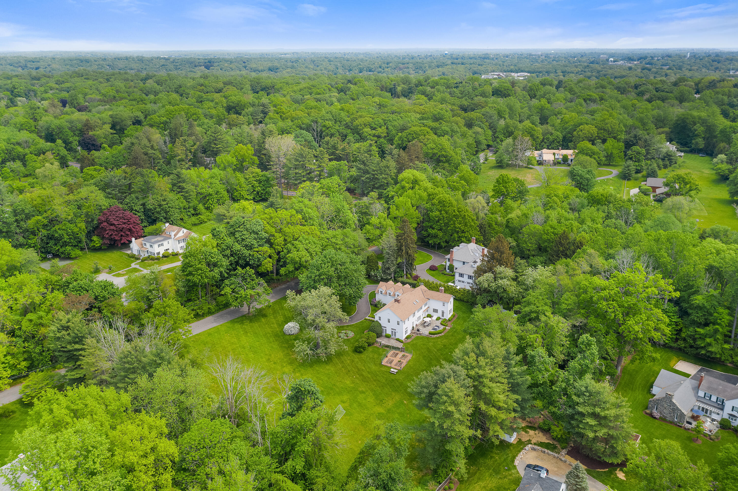 8 Stonewall Lane Darien, CT 06820 - Photo 4 of 38 8 Stonewall Ln, Darien, CT 06820-19