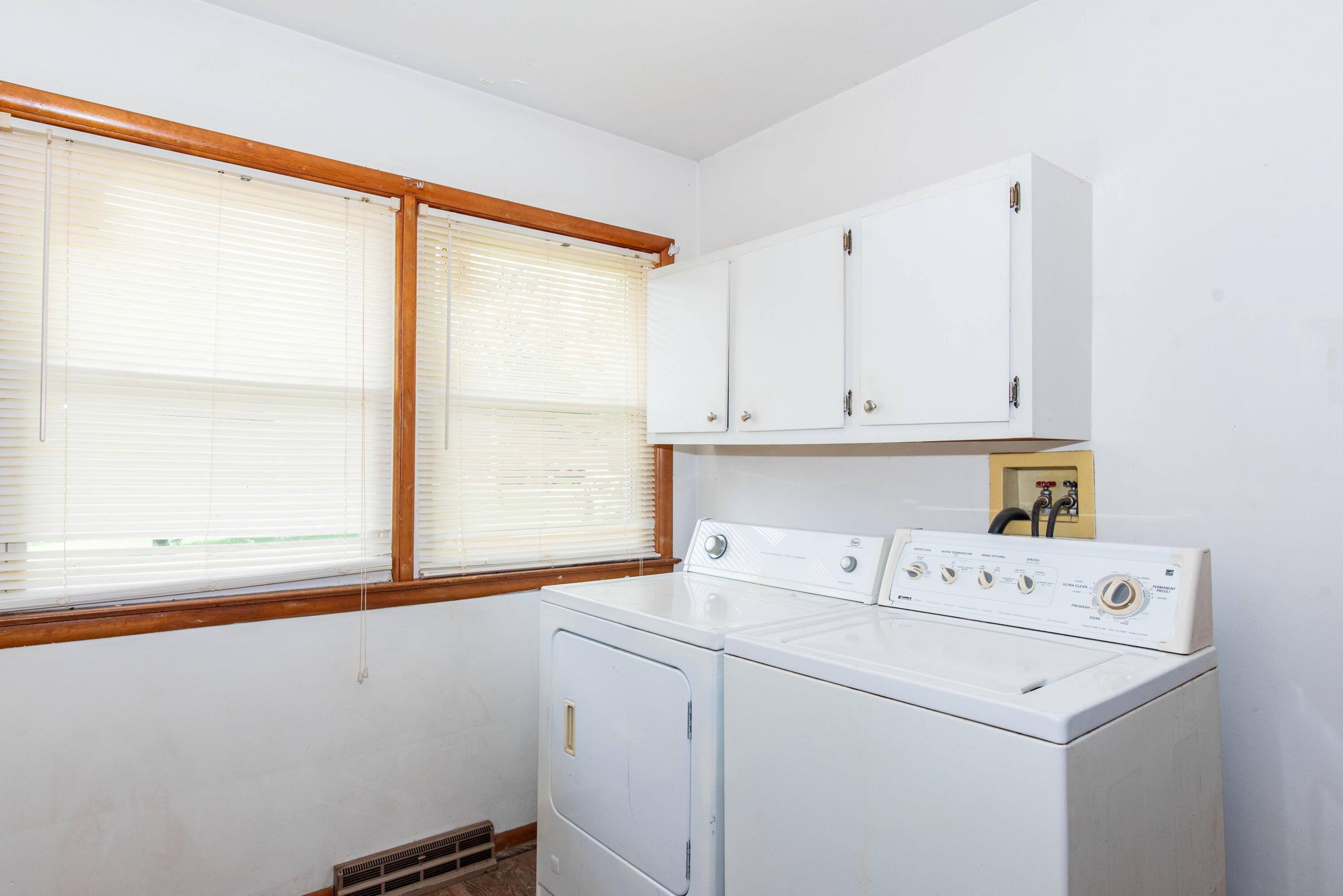608 Lakeview Road Paw Paw, MI 49079 - Photo 5 of 31 Lakeview Road 608-24