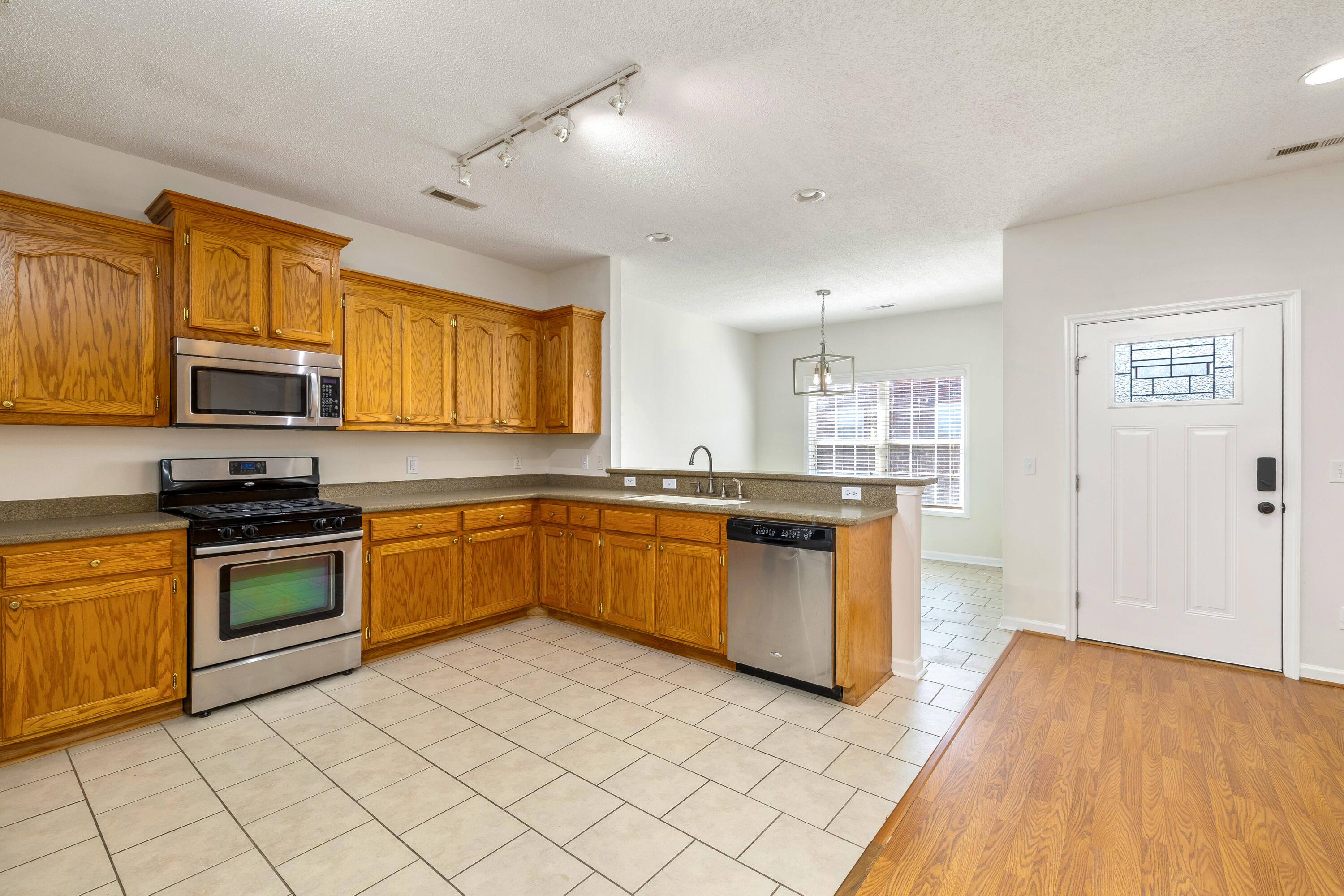 2174 Balclutha Lane Sumter, SC 29153 - Photo 8 of 37 13