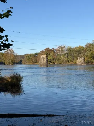 $119,900 | 5811 James River Road, Gladstone, VA 24553