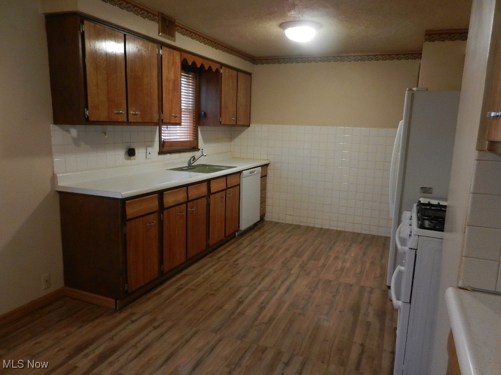 4897 Richmond Road Cleveland, OH 44128 - Photo 7 of 16 Alternate kitchen view