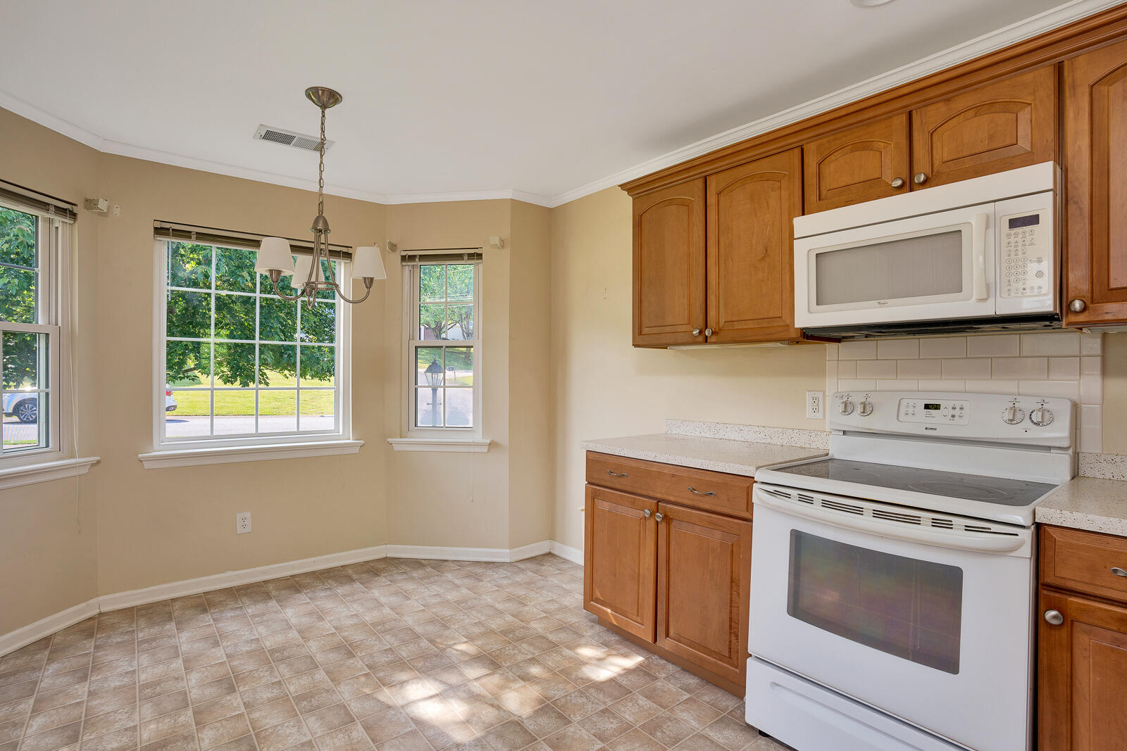 4513 Spring Lake Road Chattanooga, TN 37415 - Photo 11 of 29 4513 Spring Lake Dr - MLS Photos-11