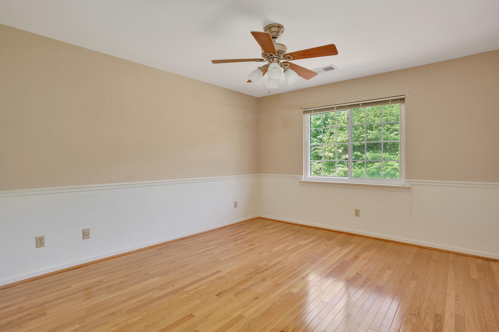 4513 Spring Lake Road Chattanooga, TN 37415 - Photo 12 of 29 4513 Spring Lake Dr - MLS Photos-24