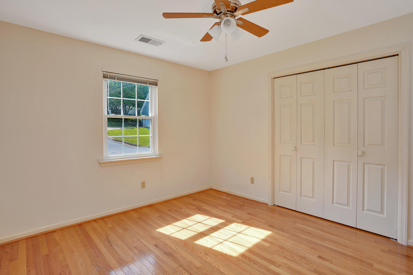 4513 Spring Lake Road Chattanooga, TN 37415 - Photo 17 of 29 4513 Spring Lake Dr - MLS Photos-22