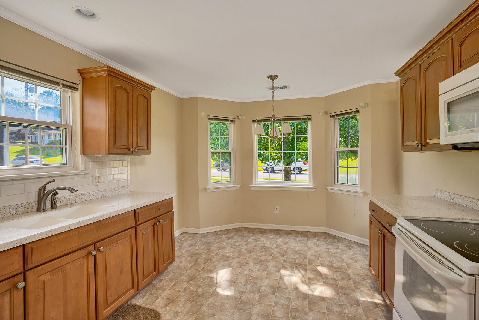 4513 Spring Lake Road Chattanooga, TN 37415 - Photo 10 of 29 4513 Spring Lake Dr - MLS Photos-9