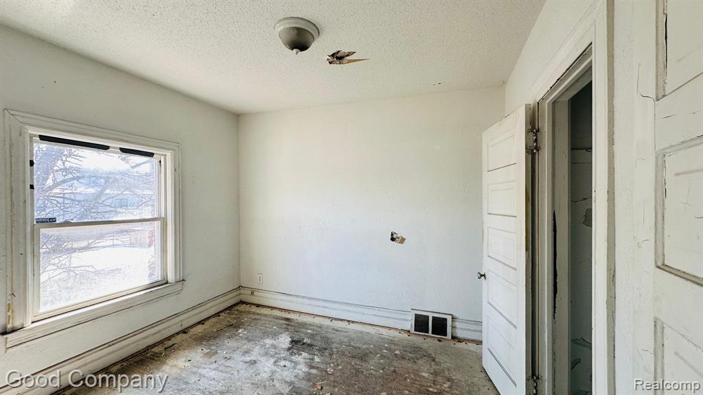 104 Mt Vernon Street Detroit, MI 48202 - Photo 8 of 13