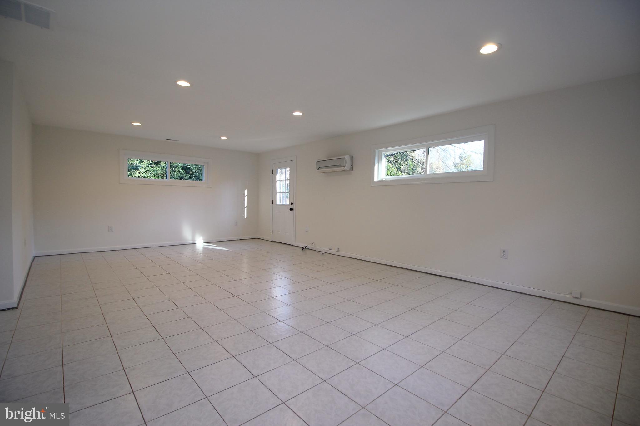 2129 Grayson Place Falls Church, VA 22043 - Photo 12 of 26 an empty room with windows
