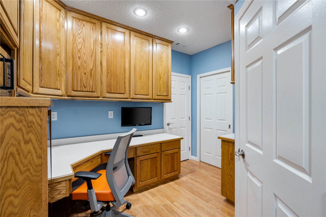 408 Sapphire Court Seneca, SC 29672 - Photo 26 of 49 Craft Room/kitchenette