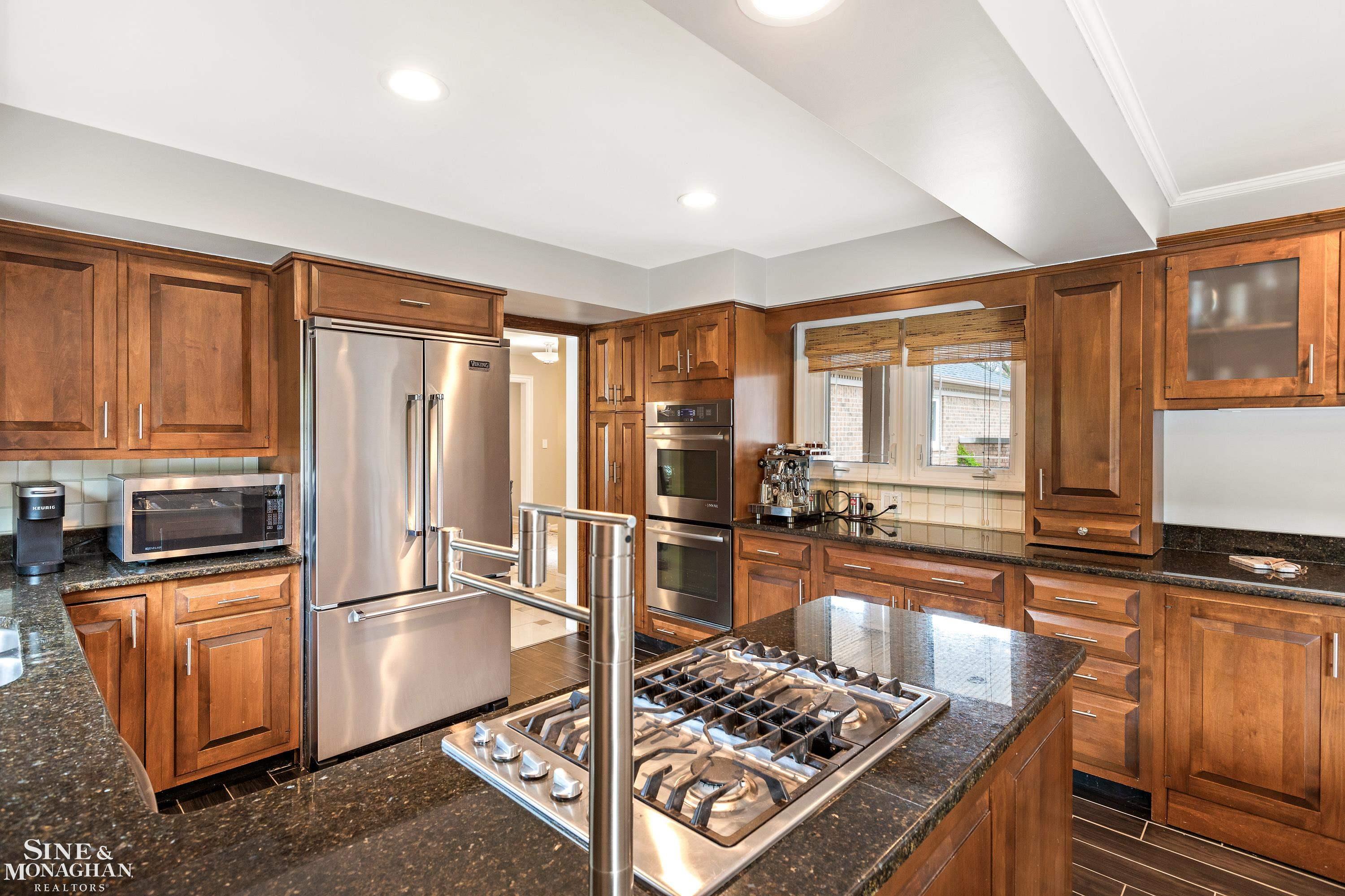 757 Ballantyne Road Grosse Pointe Shores, MI 48236 - Photo 11 of 54