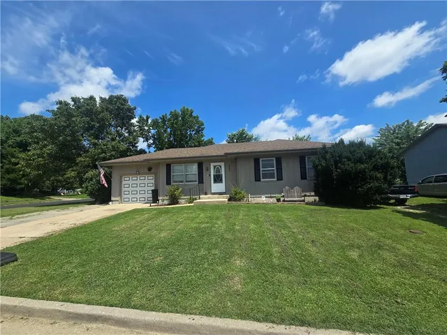 $179,900 | 701 East Grandriver Street, Clinton, MO 64735
