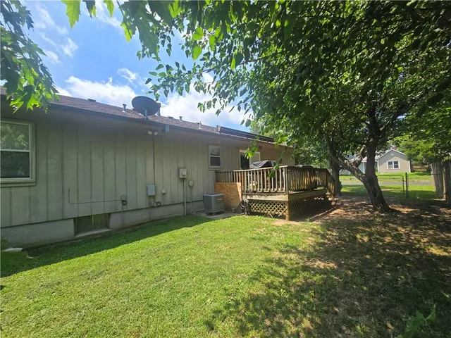 $179,900 | 701 East Grandriver Street, Clinton, MO 64735