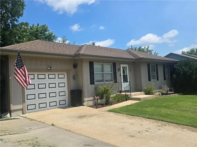 $179,900 | 701 East Grandriver Street, Clinton, MO 64735