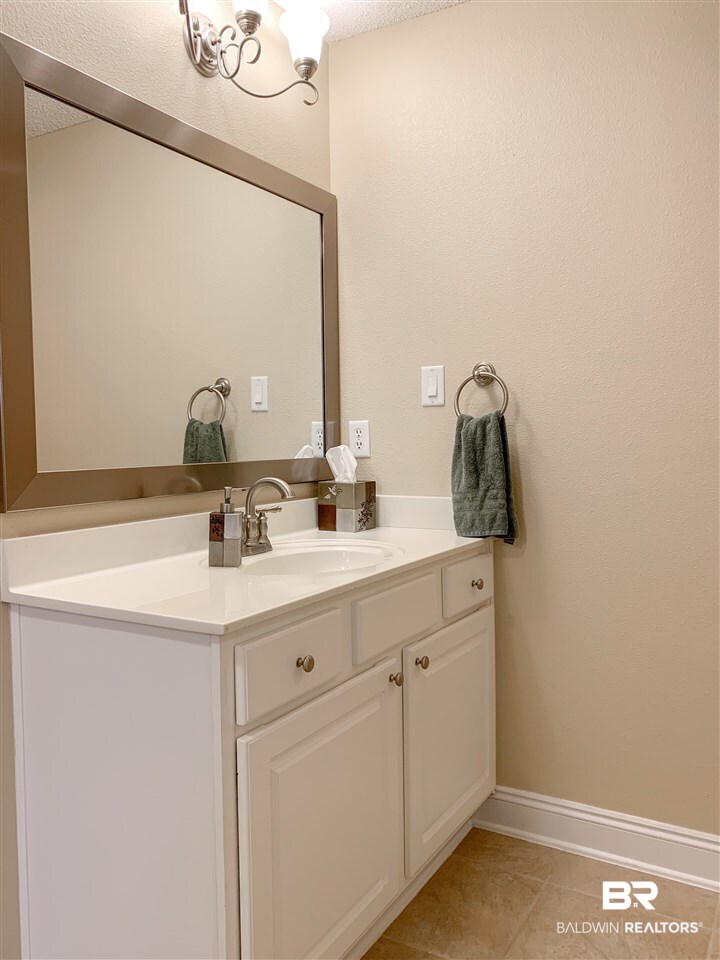 27724 Oakachoy Loop Daphne, AL 36526 - Photo 23 of 40 Master Bath