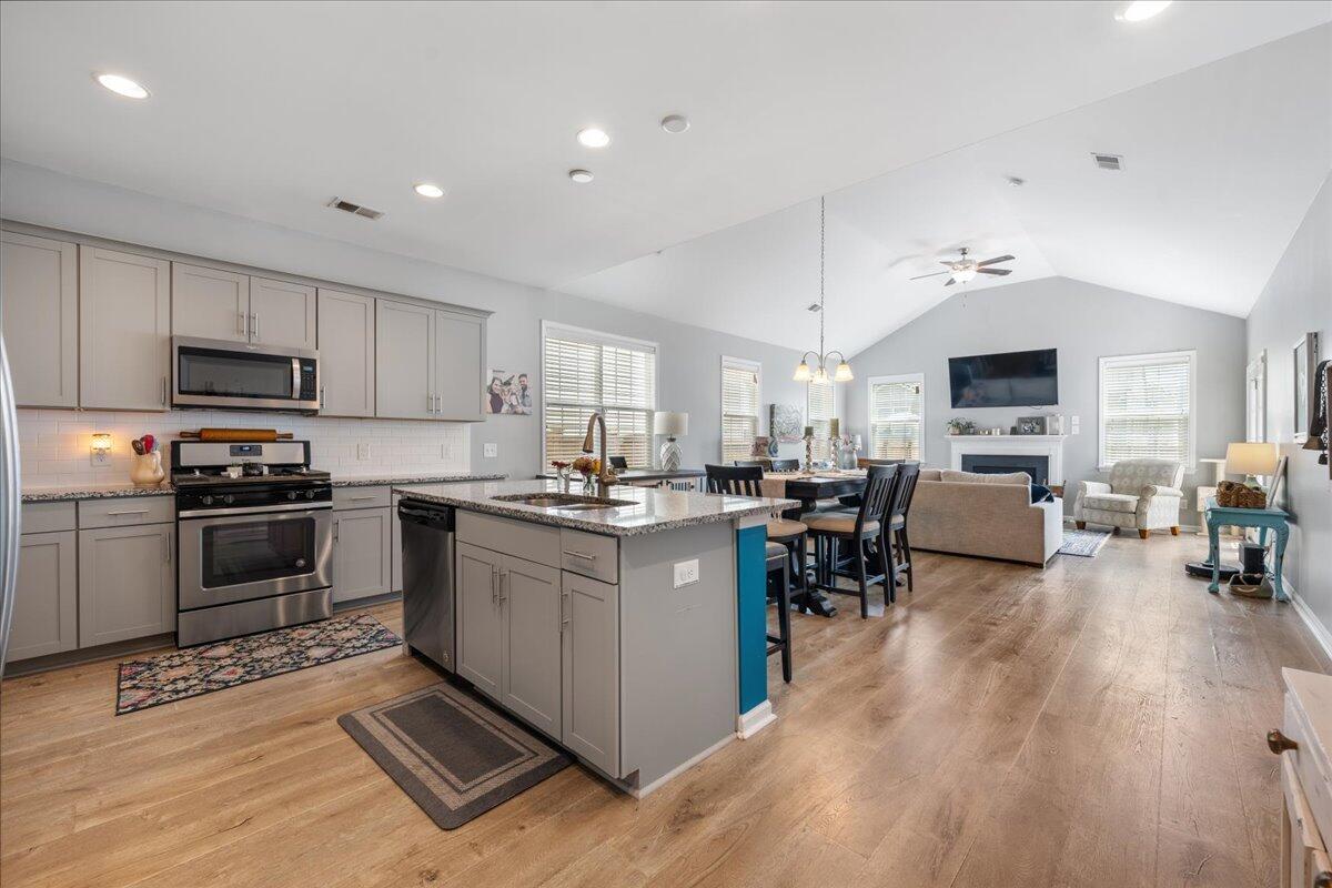 622 Pendleton Drive Moncks Corner, SC 29461 - Photo 8 of 35 06-DSC05710