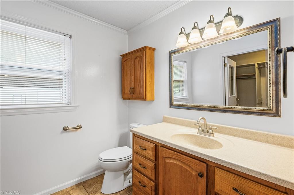 3354 Meredith Country Road Asheboro, NC 27205 - Photo 17 of 41 Primary bath