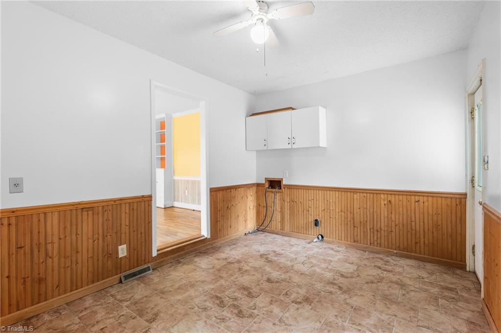 3354 Meredith Country Road Asheboro, NC 27205 - Photo 8 of 41 Mudroom and laundry