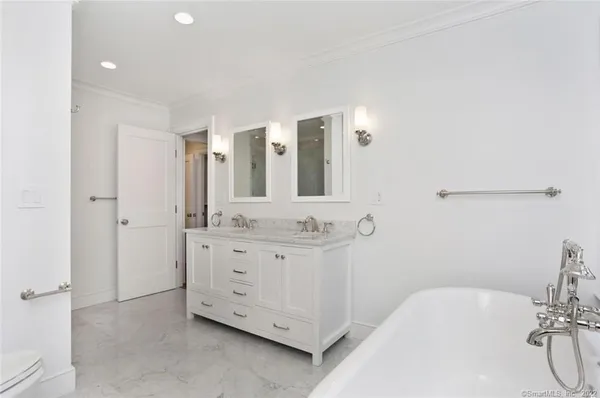 $8,950 | 50 Oak Street, New Canaan, CT 06840