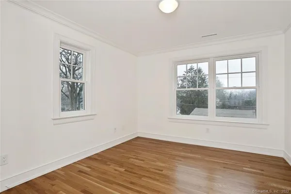 $8,950 | 50 Oak Street, New Canaan, CT 06840