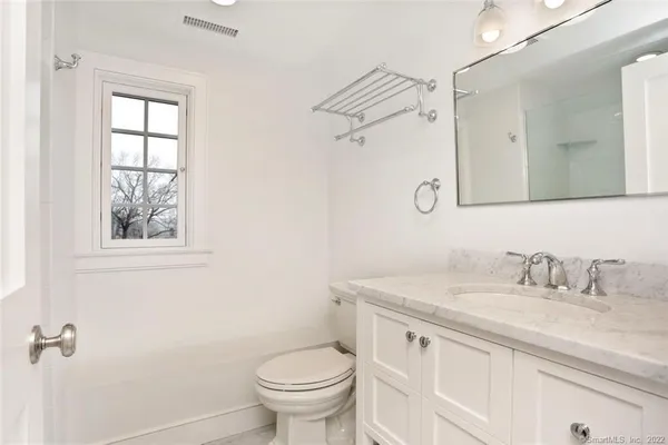 $8,950 | 50 Oak Street, New Canaan, CT 06840