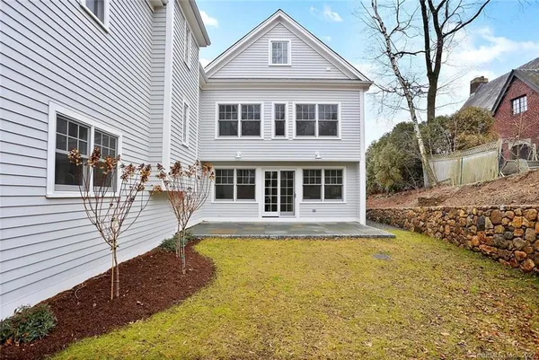 $8,950 | 50 Oak Street, New Canaan, CT 06840