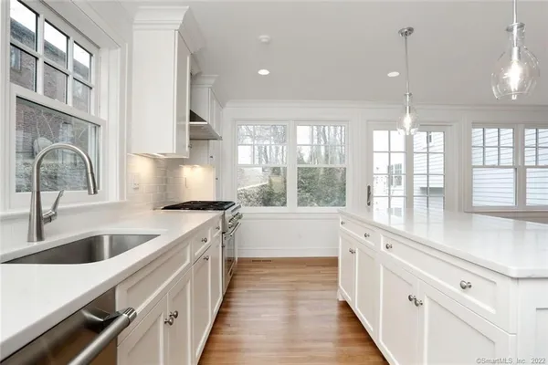 $8,950 | 50 Oak Street, New Canaan, CT 06840