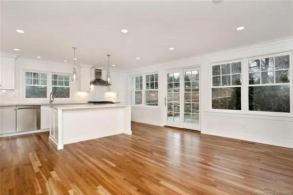 $8,950 | 50 Oak Street, New Canaan, CT 06840