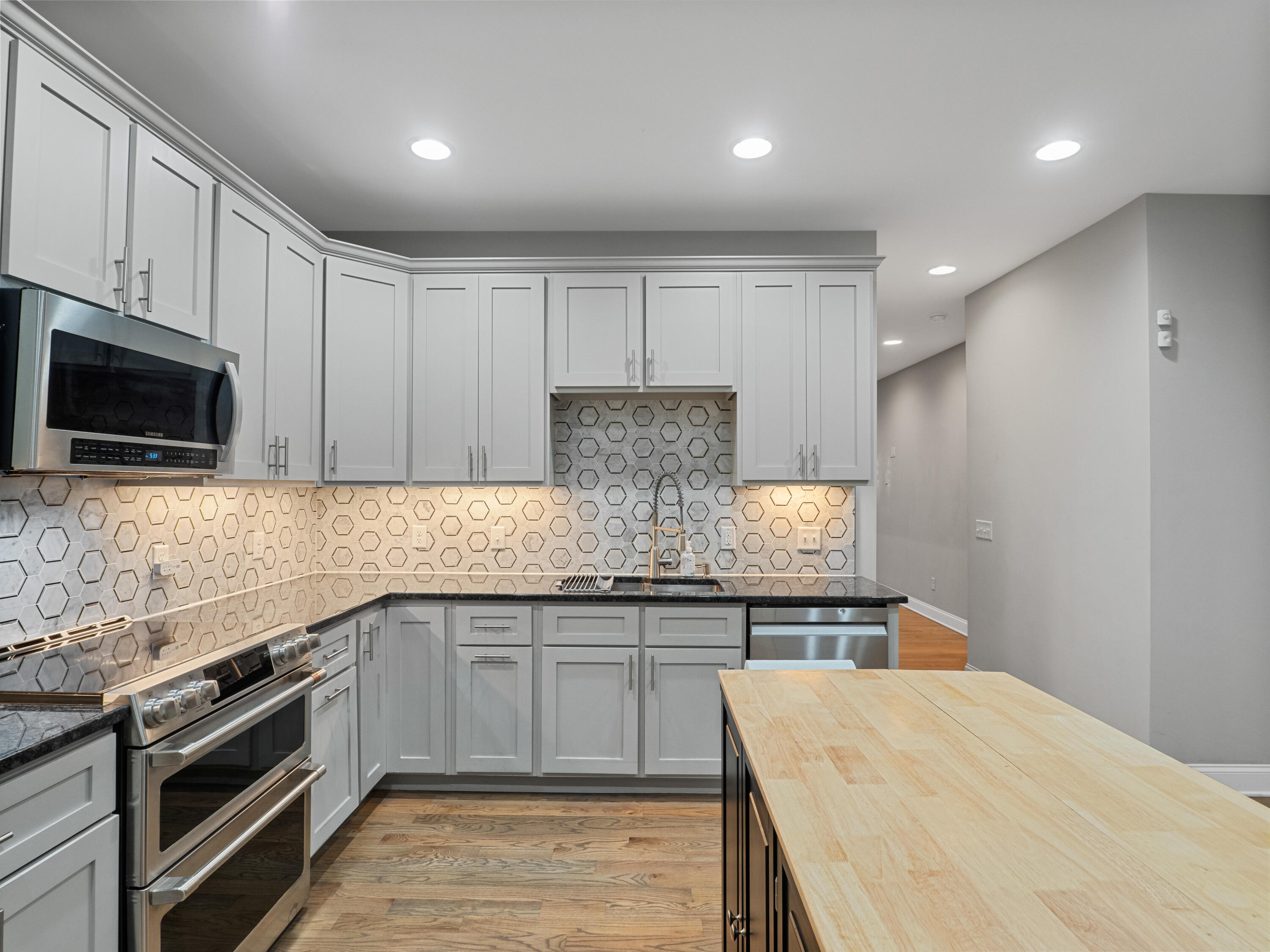 1404 Hamilton Avenue Chattanooga, TN 37405 - Photo 14 of 42 20260225-183706-20260225-183706-P2250100