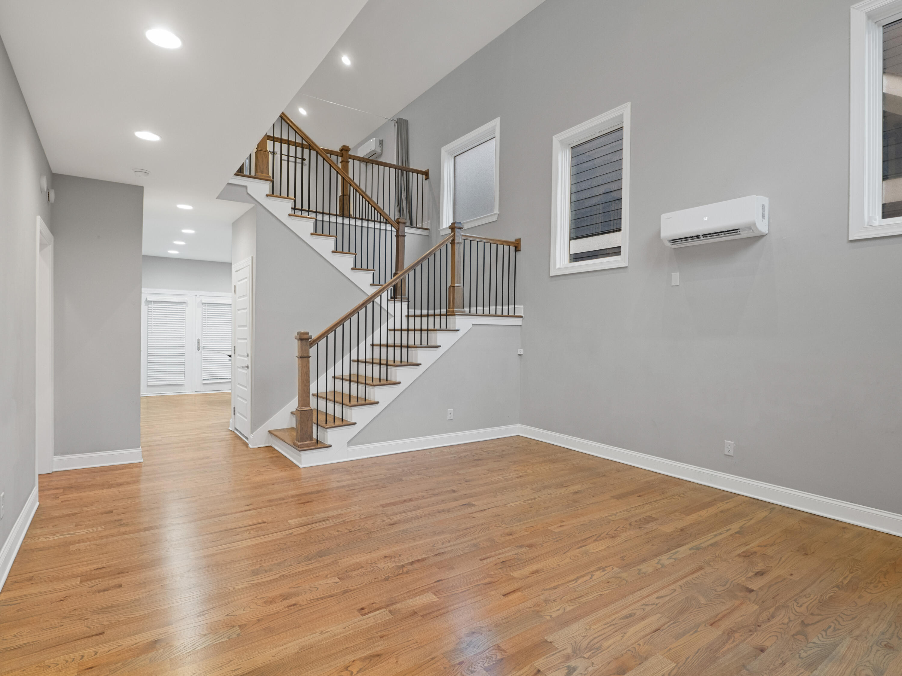 1404 Hamilton Avenue Chattanooga, TN 37405 - Photo 8 of 42 20260225-182854-20260225-182854-P2250055