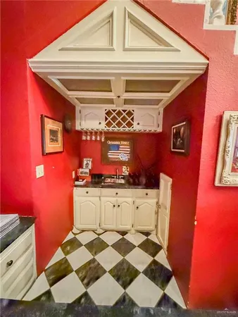 $519,500 | 1712 North 1st Street, McAllen, TX 78501