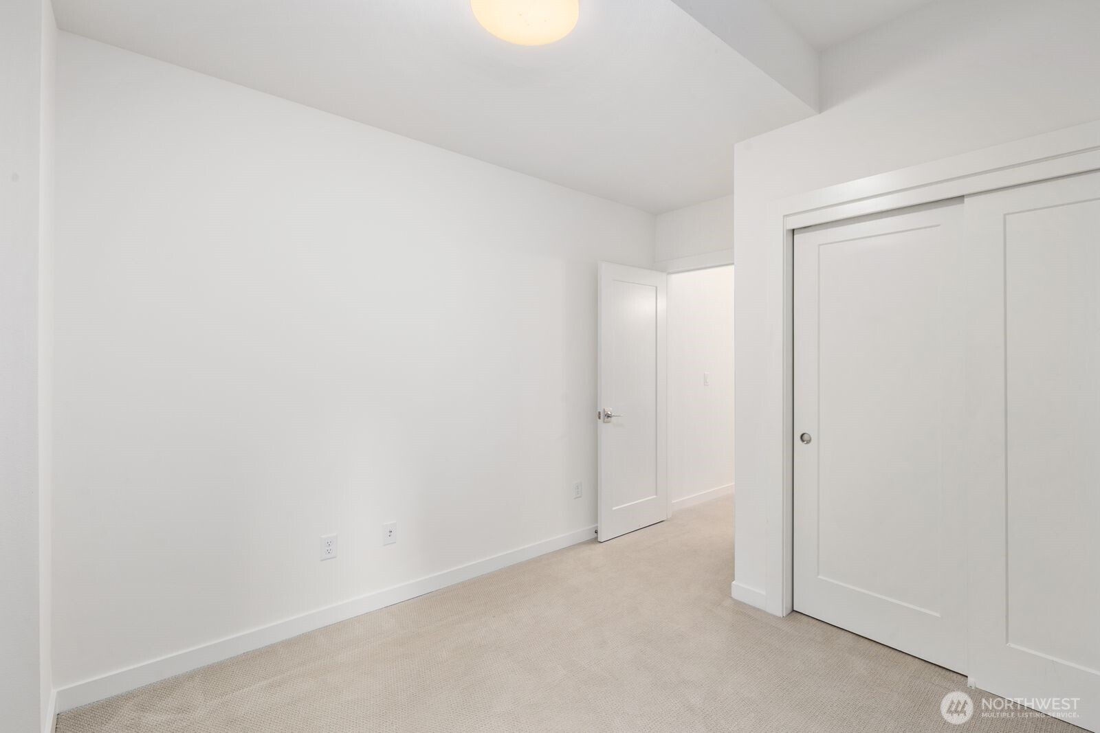 4801 Dayton Avenue North, Unit A Seattle, WA 98103 - Photo 18 of 20