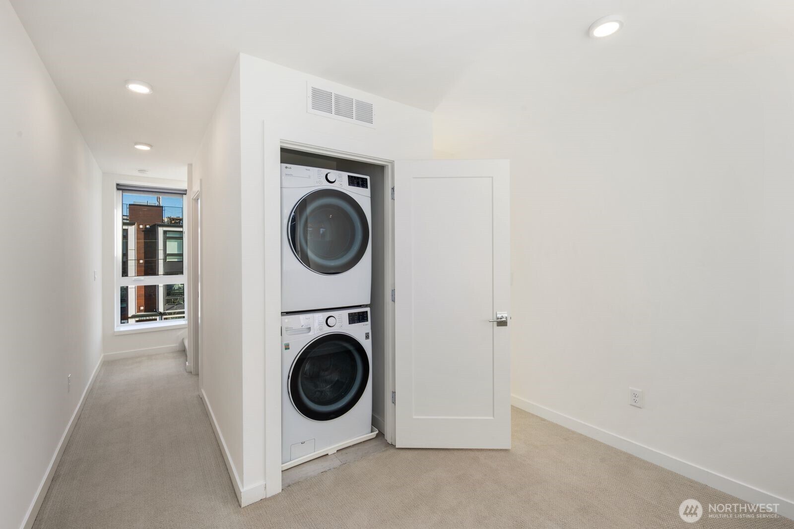 4801 Dayton Avenue North, Unit A Seattle, WA 98103 - Photo 7 of 20