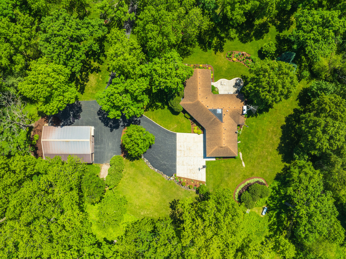 7405 Maxon Road Harvard, IL 60033 - Photo 30 of 30 an aerial view of a house with a yard