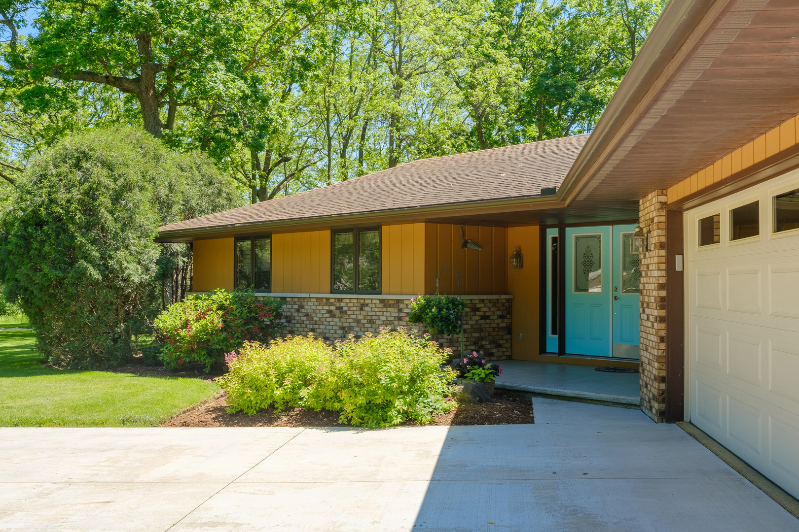 7405 Maxon Road Harvard, IL 60033 - Photo 4 of 30 front view of a house with a yard