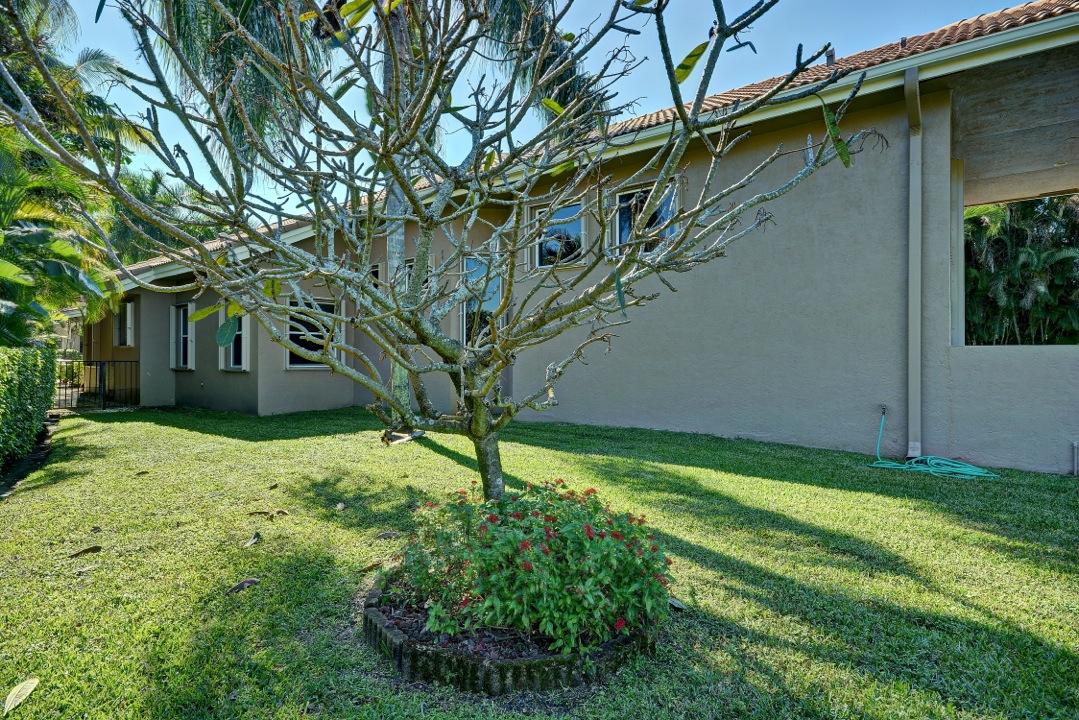 6553 Landings Court Boca Raton, FL 33496 - Photo 27 of 30 Sideyard