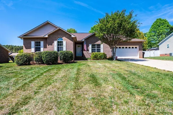 $299,900 | 2000 Summerfield Circle, Conover, NC 28613