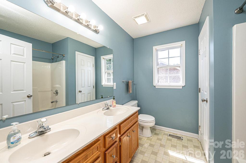 2000 Summerfield Circle Conover, NC 28613 - Photo 15 of 30