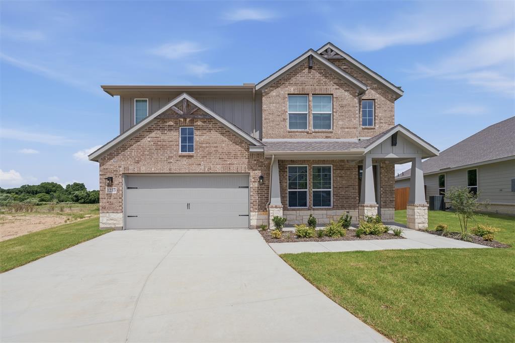 1233 Frio Drive Springtown, TX 76082 - Photo 3 of 29