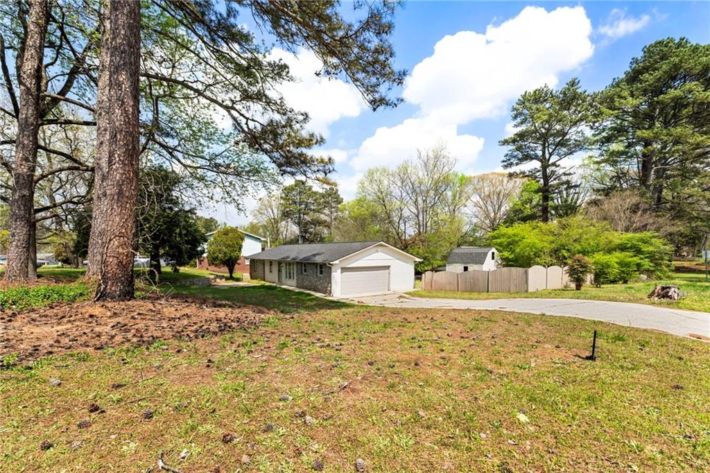 952 Star Court Northwest Lilburn, GA 30047 - Photo 3 of 38