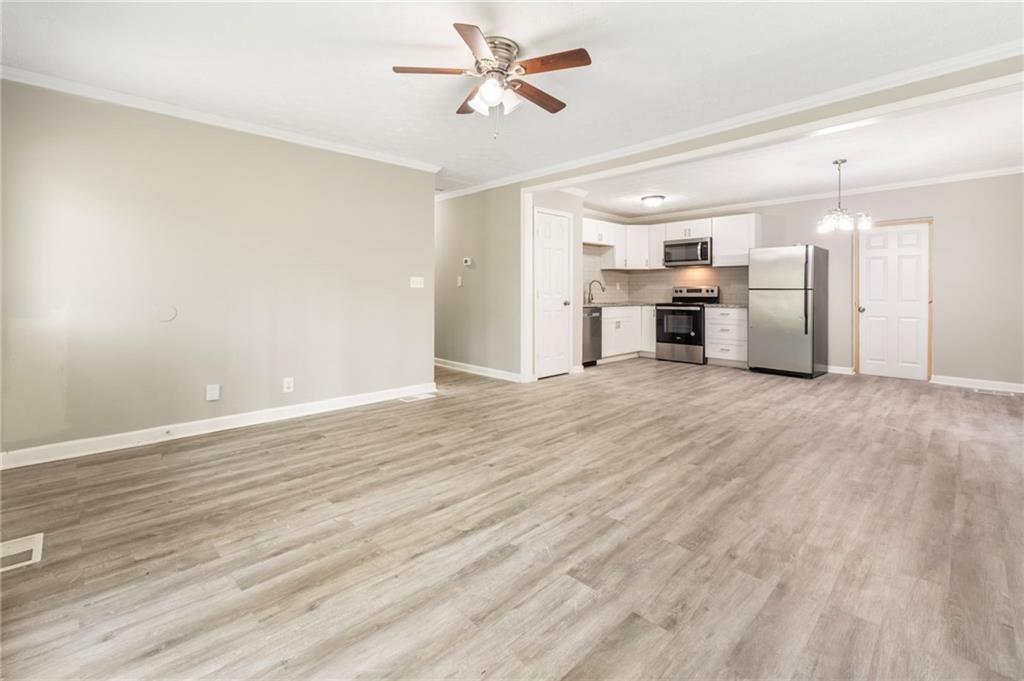952 Star Court Northwest Lilburn, GA 30047 - Photo 5 of 38
