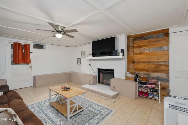 $399,999 | 101 Queen Street, Bristol, TN 37620