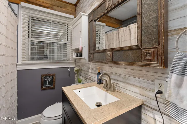 $399,999 | 101 Queen Street, Bristol, TN 37620