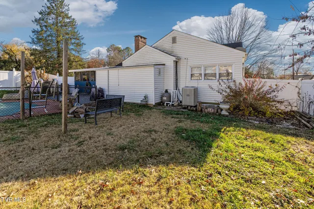 $399,999 | 101 Queen Street, Bristol, TN 37620