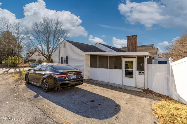 $399,999 | 101 Queen Street, Bristol, TN 37620