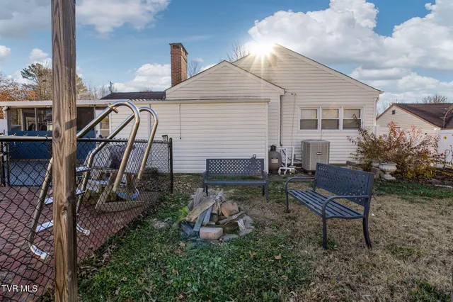 $399,999 | 101 Queen Street, Bristol, TN 37620