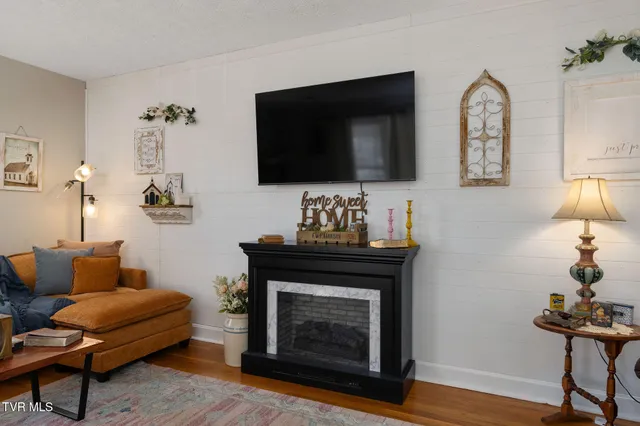 $399,999 | 101 Queen Street, Bristol, TN 37620