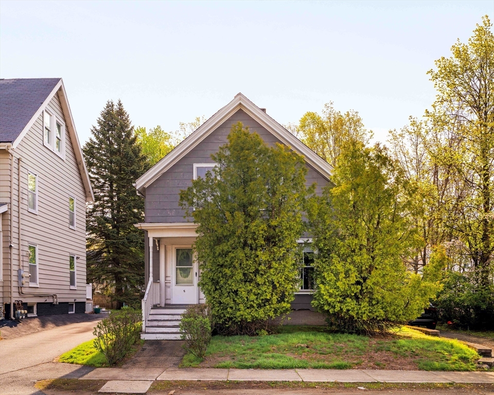 5 Washington Street Stoneham, MA 02180 - Photo 2 of 26