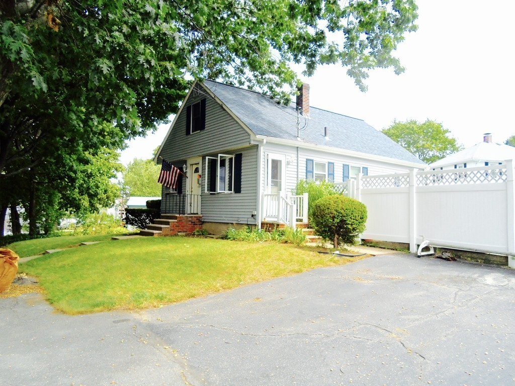 8 Violet Road Peabody, MA 01960 - Photo 3 of 18 Gallery Image 3