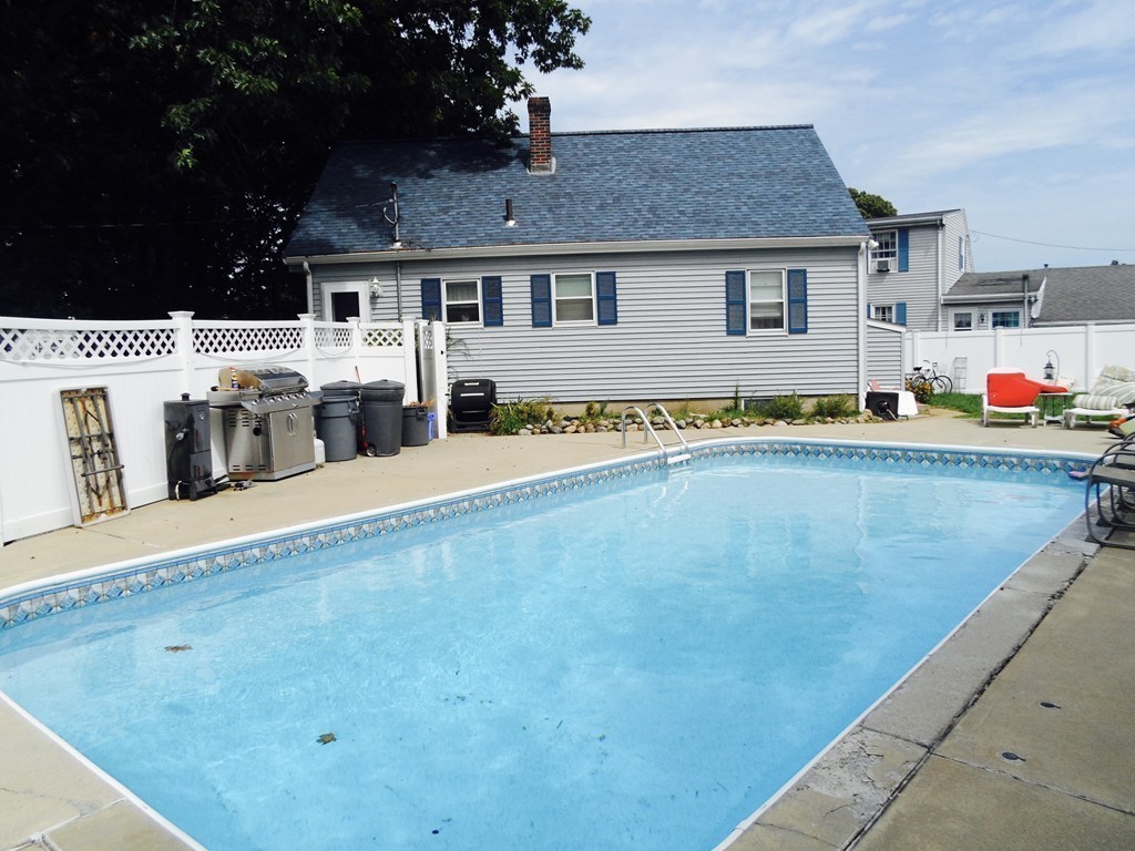 8 Violet Road Peabody, MA 01960 - Photo 5 of 18 Gallery Image 5